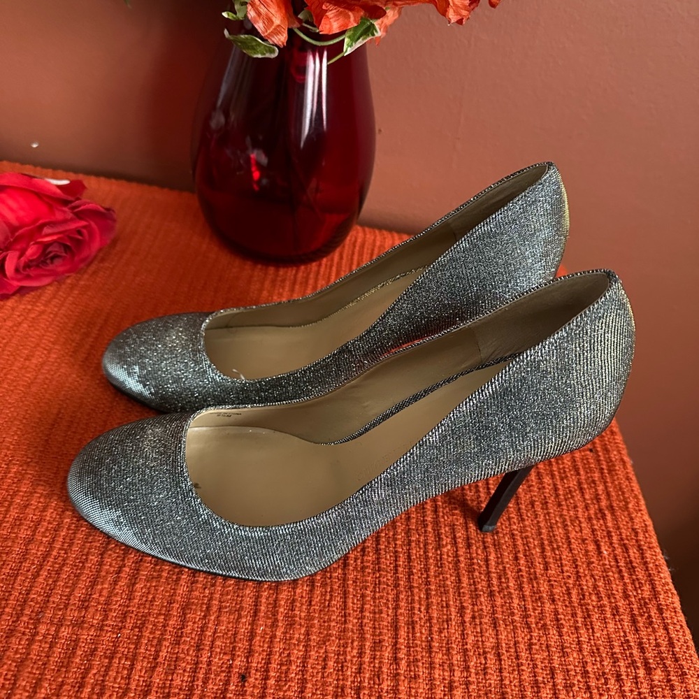 Banana Republic Shimmering Silver Heels size 91/2